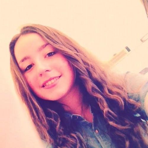 I love youtube and youtubers all of you make my day stay cool. Insta- elefly19