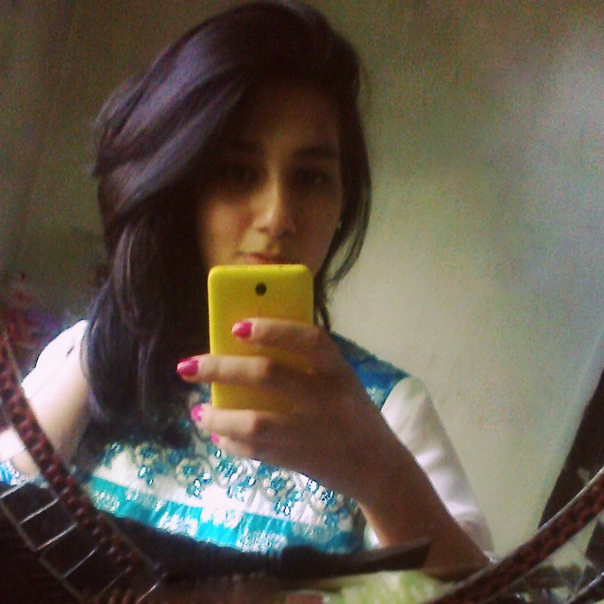 Javeria_Kh's profile picture. Me? Weird? B*tch please,I'm limited edition.