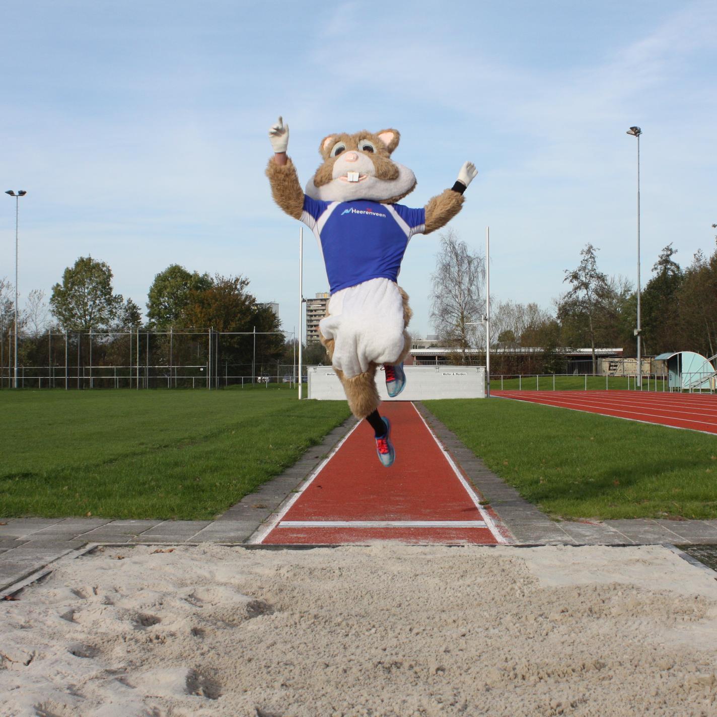 Baanatletiek, triatlon en hardlopen voor elk niveau! Al onze gediplomeerde trainers staan er voor jou! Train een MAAND gratis mee, zie http://t.co/t8SmUeOQHn