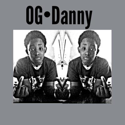 Instagram: __yungoffset__ VMS football better not let me in the backdield… striving for greatness cant be average…