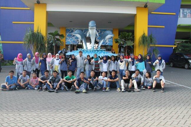 14 murid cowo dan 18 cewe bergabung disini untuk menjadi keluarga