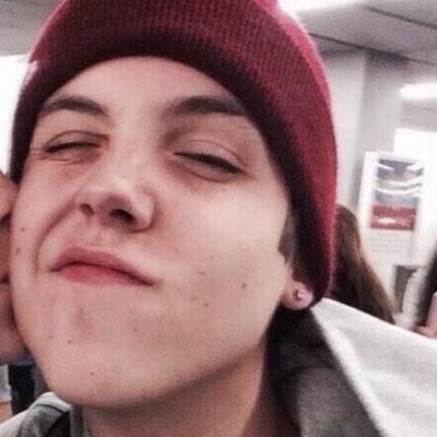 rememberwhen83's profile picture. follow @johnsonandmatt if you want :)