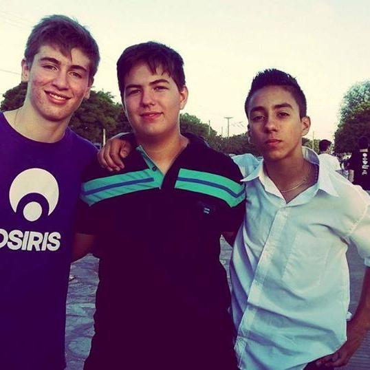 HispanosConVos's profile picture. Hispanos es una banda musical ideada por tres jóvenes adolescentes visionarios con una gran creatividad y un enorme futuro.¡¡TE AGRADECEMOS POR SEGUIRNOS!!