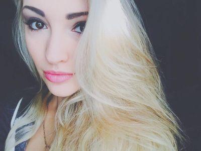 sonialove_love's profile picture. sonia a paris