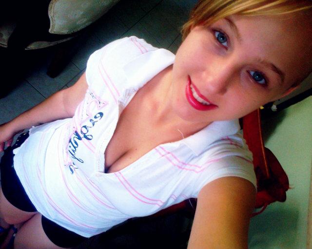 ♥,♥Mírame una vez más, tócame una vez más. Solo tus manos conocen la ruta correcta para hacerme feliz♥,♥