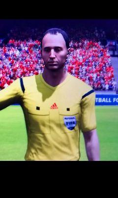 Enige echte Nederlandse account van die kut scheidsrechter uit FIFA.