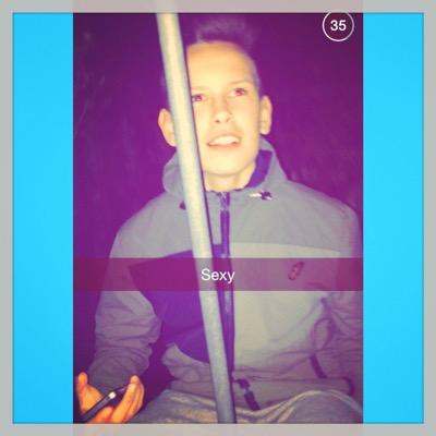 Follow me and ill follow you back:) from ireland and snapchat name is alexmoloney123 add me