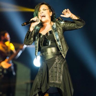 How do I start this off???? Hello I'm lesbian I'm 17 and I love Demi Lovato