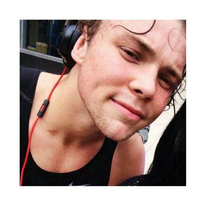 hi u just got a free follow from @basicallyoutxbe ♡ ifb on there if ur cool