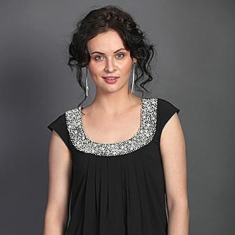 Online handmade women clothing/dress boutique. We offer handmade designer and latest trends at affordable price & have them delivered directly to your doorstep.