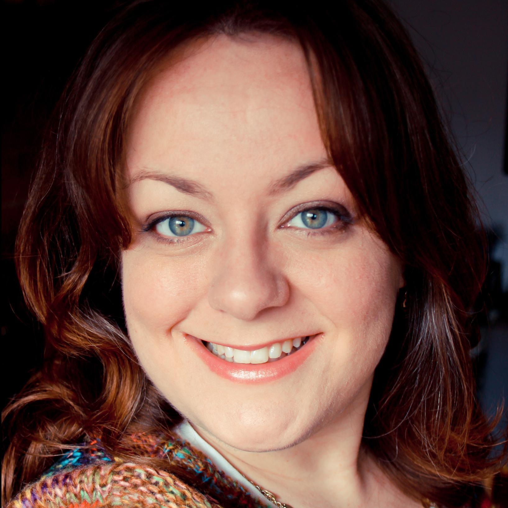 Julies_Tweets's profile picture. 