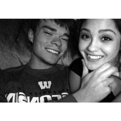 42_in_the_clip's profile picture. Music is life and so is she ❤️@arielg511❤️ #cloudvisions