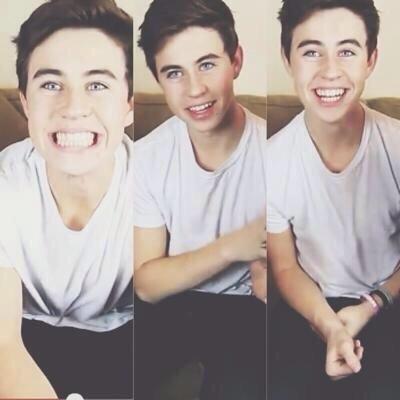 PLS follow @directgrier and the instagram http://t.co/vZIRw0fMlh I'll follow back
