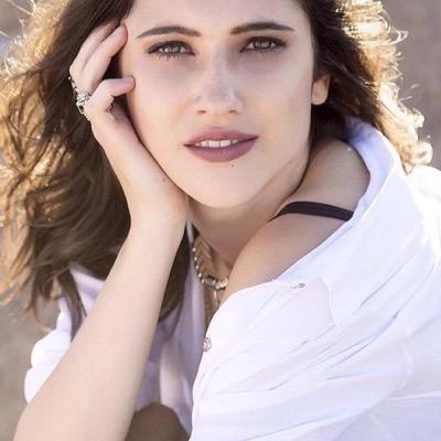 Bienvenue sur ton compte source français concernant la magnifique actrice et chanteuse @lodocomello alias Francesca dans Violetta!♡ Bonne visite -Manon&Victoria