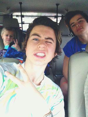 Do I need to show you?
Guess I gotta show you! || ai, ai! essa vida de magcult sofredora nao ta facil. || Shawn/12