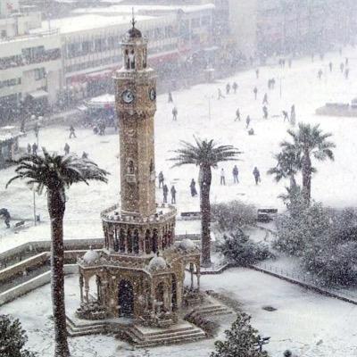 izmirevladi's profile picture. İZMİRLİYSEN ~ İZMİRDEYSEN BUYUR :) 
#geritakip
#rt
#anındaGT