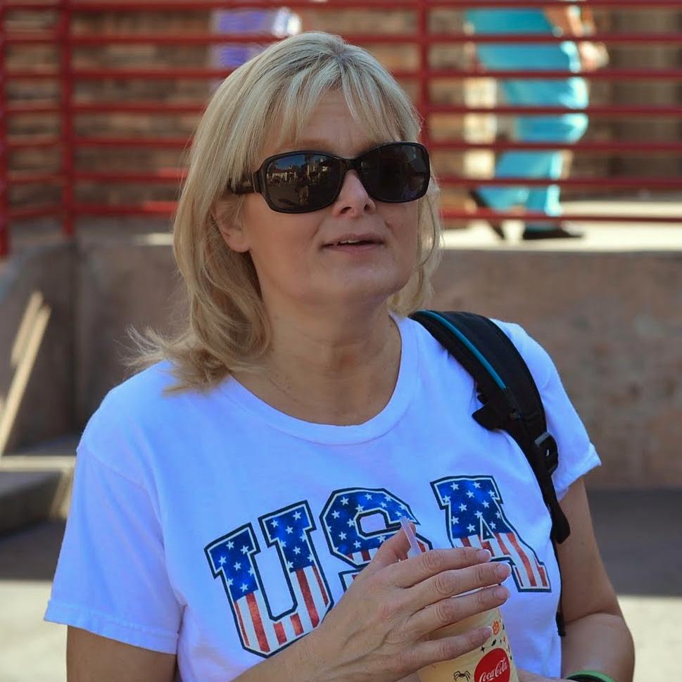 Conservative Wife Mother Grandmother Great Dane owner who loves people. I believe in Liberty & Constitutiion, WIsh we could stop being such a devisive nation.