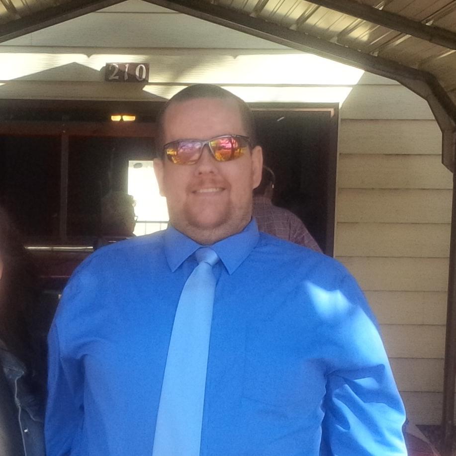 AndrewRush84's profile picture. 