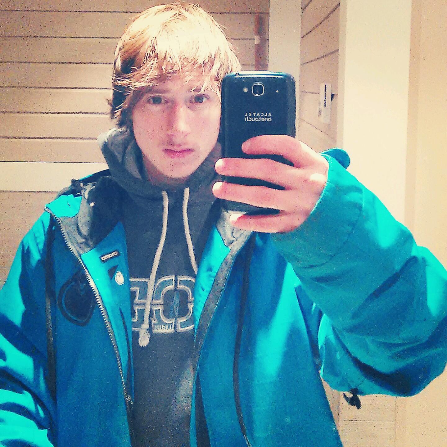 korrie13's profile picture. 17 and lookin for cuddle buddys