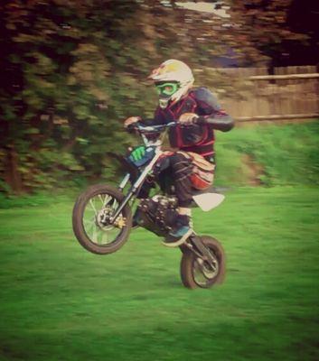 niklasgeisi99's profile picture. Hallo

Motocross # BRAAAP