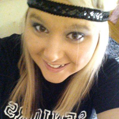 klester4197's profile picture. Im a nightmare dressed like a daydream✌