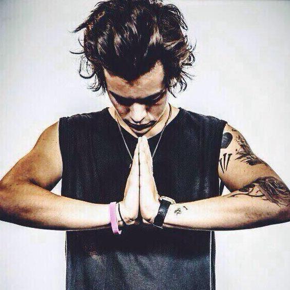 DO NOT FOLLOW THIS ACCOUNT FOLLOW  @dapaynetrain_1 PLEASE Ask for a follow back x