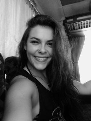 A diferença faz parte de mim. Quem gosta vive quem não gosta para mim morre!
Só sigo quem me seguir:)