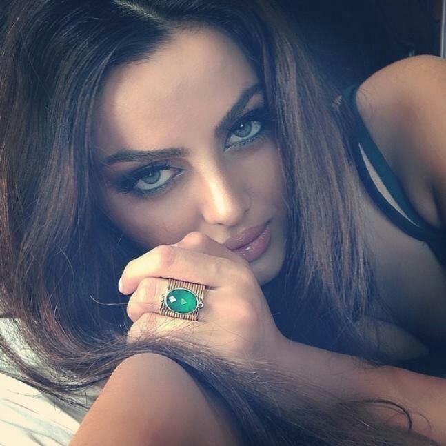 6fded239a2b8406's profile picture. aya