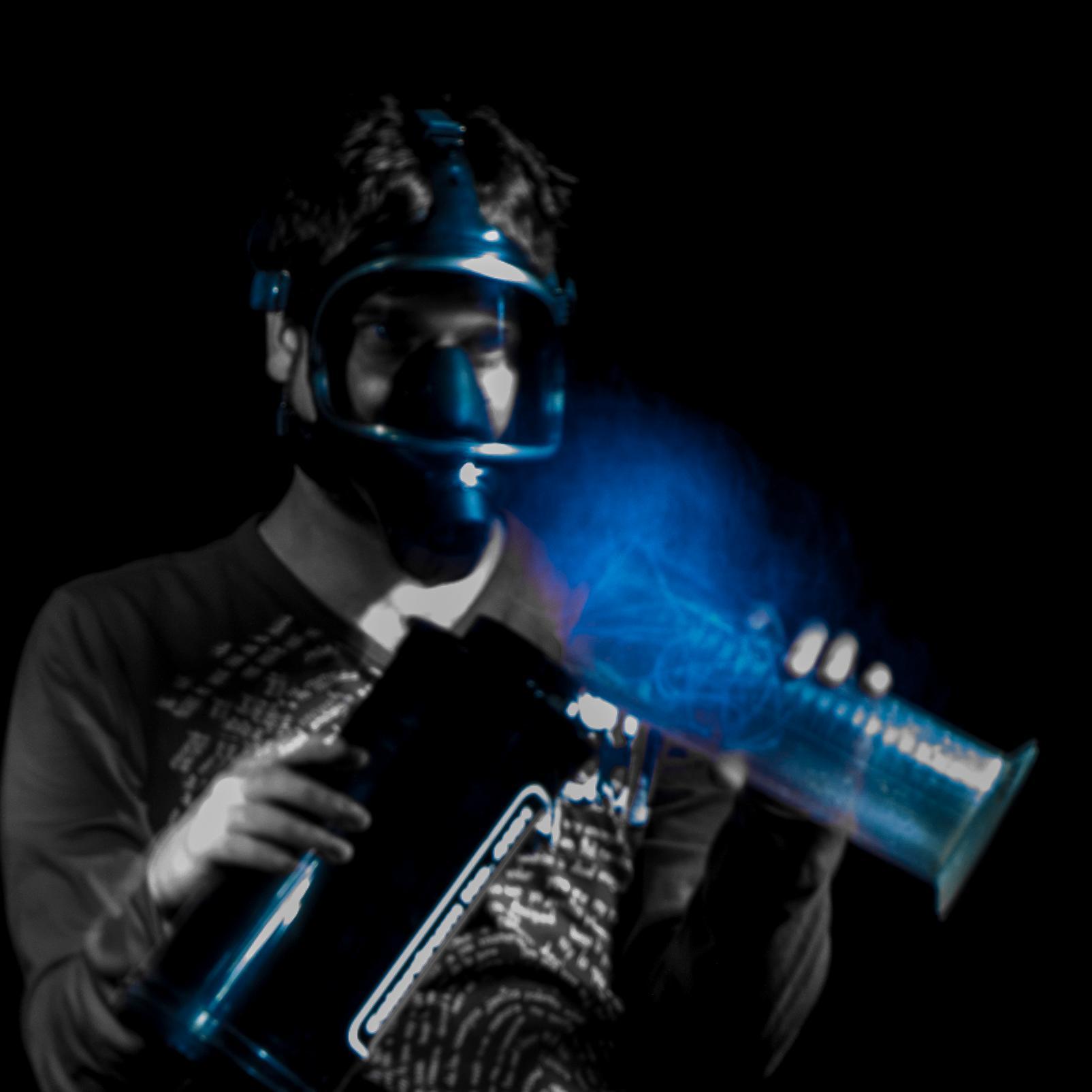 Now father,  before IT bitch, motorist with fuel as blood, amateur photographer and gammer addict to shooters