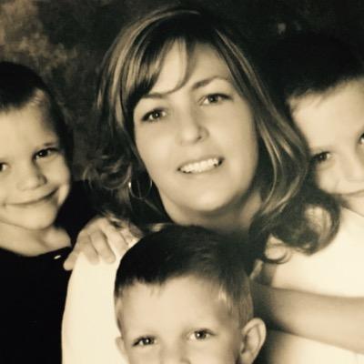 Mother of 4. Wife of 1. Teacher of any. All I do is for Christ alone. Not who I used to be. Surprised and entertained with myself at times.