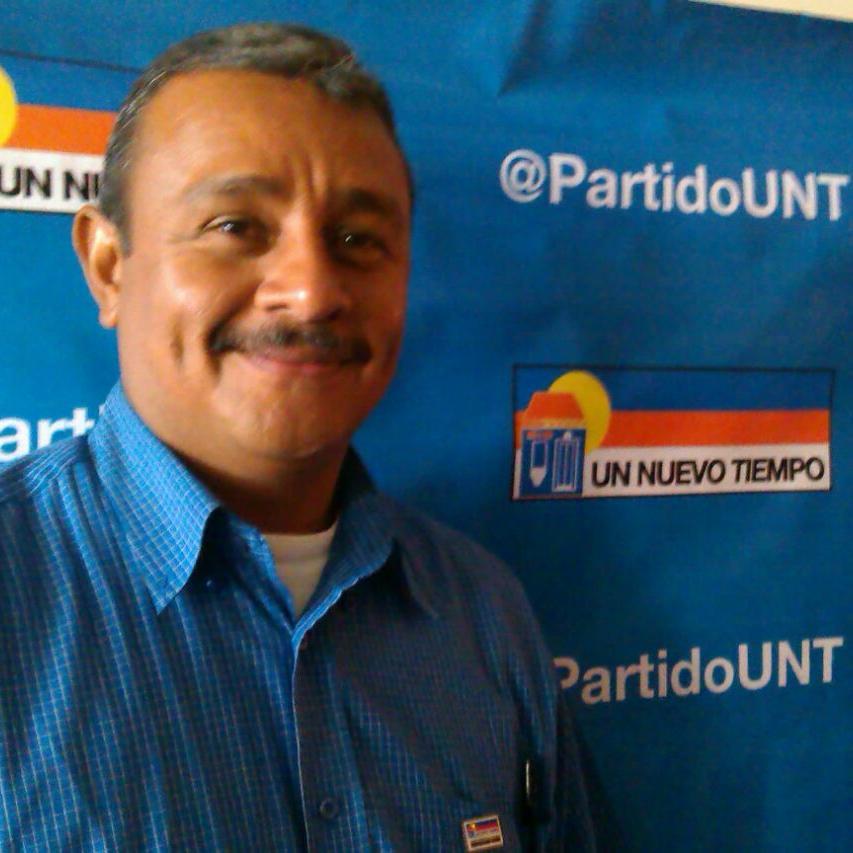 Ingeniero electricista, profesor universitario, Secretario de profesionales y técnicos de UNT Lara, Barquisimetano.