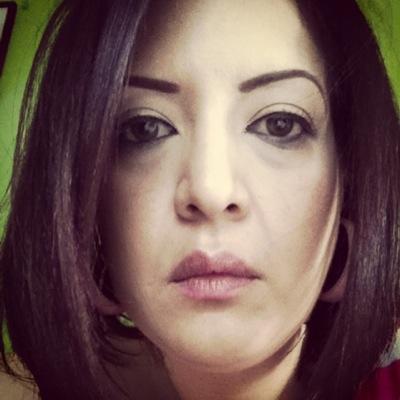 Amo a mi familia y a mis amigos, pero sobre todo a mi mamá y mi hija quienes son mi fortaleza