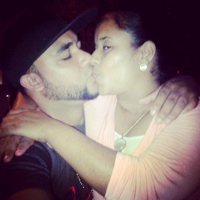 RobinsonYenni's profile picture. Twitter compartido somos Aguiluchos Team Leña enamorados nos amamos ★★★☆☆