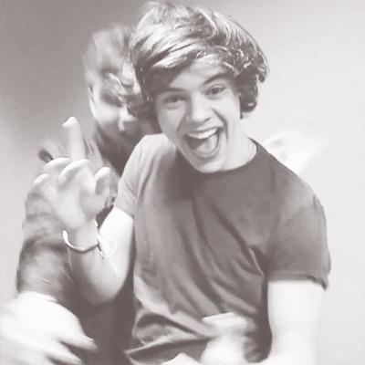 hey please follow @aaronnwangg as a follow back for this account ! thanks! BOY DIRECTIONERkeep smiling uz its beautiful:)