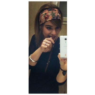 Una chica normal con pequeñas manías que hacen desesperar. Vive en libertad y respeta los derechos de los demás. No calles, recuerda que naciste gritando.