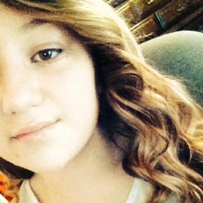 Hi im kaylen i love magcon my favorite magcon guy is nash i love watching youtube you never see me without my phone also i love making people smile and be happy