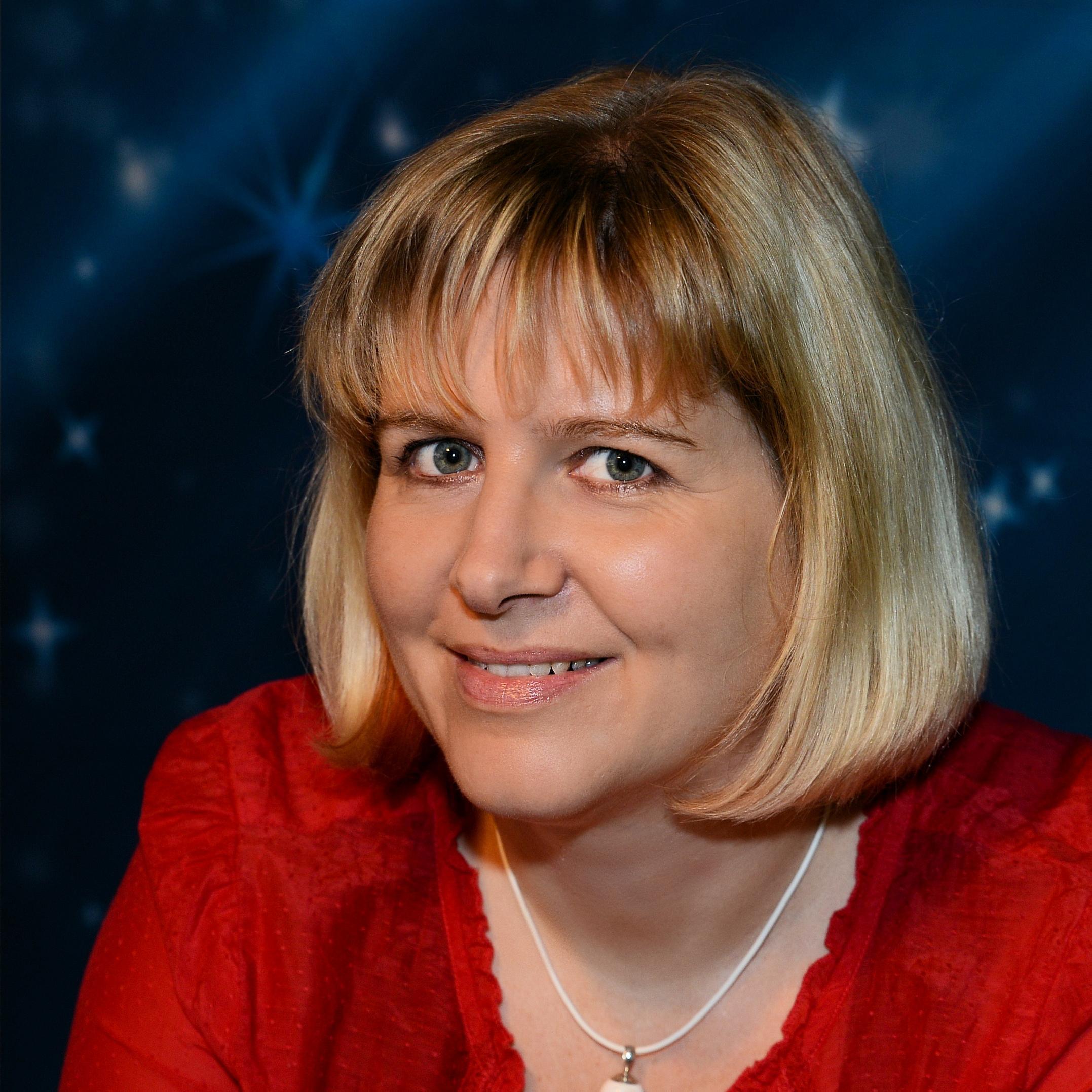 JB_translates's profile picture. Reads, translates and loves books. And life. Tweets in German and English.