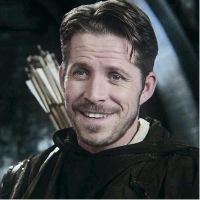 LocksleyThief's profile picture. My name is Robin Hood. I have a son, Roland and my heart some how has always belonged to @ReginaMills_EQ. {Mature RP 18+} #OutlawQueen #Hoodie #EvilRegal #Taken