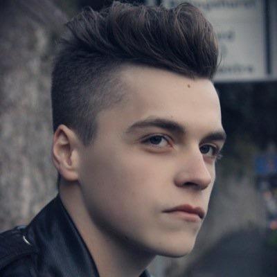 wtfpryer's profile picture. I like the one with the pretty voice and the vape