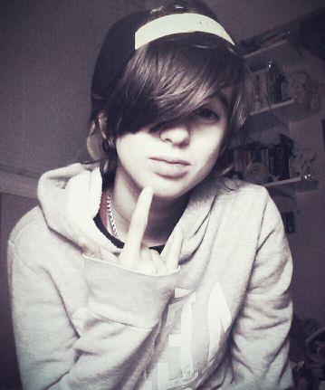 18|Male| Bi-Gender| Depression| Seizures|Smoker| Bipolar| Schizophrenia | Anorexic| Days clean: 0 | SWS,BVB,CG| Lovatic|