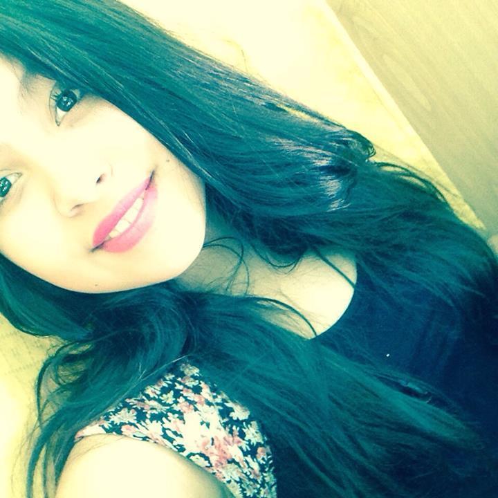 My name is Denisse, I love photography and music. .