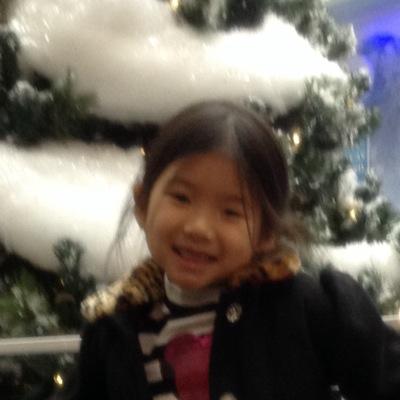 RomThuy's profile picture. 