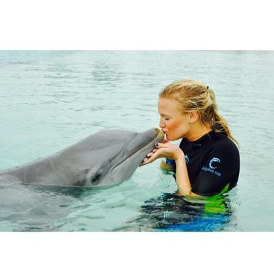 xtina_crowley's profile picture. Gamma Phi Beta | CNU '15 Surround yourself only with those who bring out the best in you. For it is with them that you will shine and show your best qualities