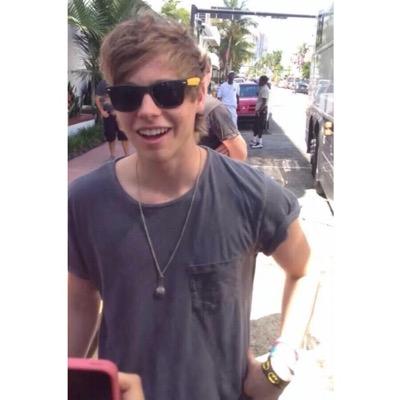 peachylukeh's profile picture. 