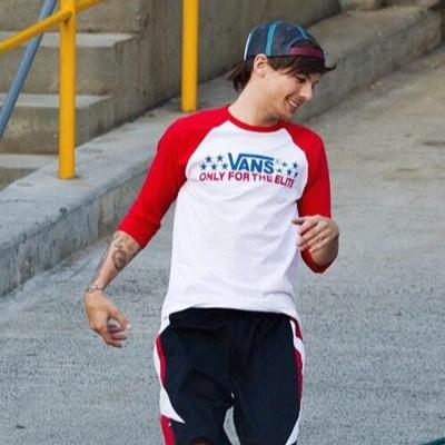 FOLLOW ▶️ @hugnashh ✨ ◀️ SHE WILL FOLLOW YOU BACK ↙️