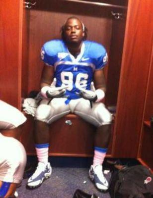 #God1st #Family2nd #FootballisLife Univ of Memphis Athlete; DE&LB#⃣9⃣6⃣#TigerNation…Mental Toughness Is Essential to Succes Dream: NFL & Mansion for Mom