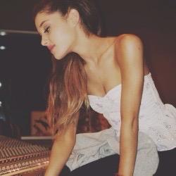 ⋆ ‟ *ﾟmy parents warned about the drugs in the streets but not the ones with the big brown eyes and a heartbeat *ﾟ‟ ⋆