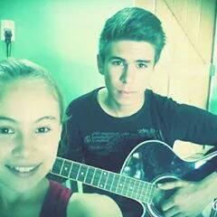 Mi pasion por el futbol y la guitarra no tiene limites!!!