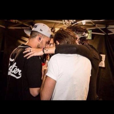 IF YOU SEE THIS JUST KNOW I LOVE SO MUCH AND MAKE SURE TO BE HAPPY BECAUSE YOUR PERFECT AND EVERYBODY DESERVES HAPPINESS .*❈