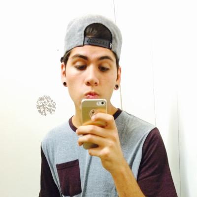 kennethwtfk's profile picture. 